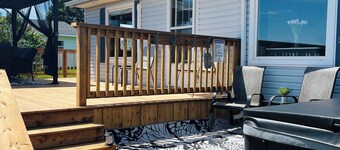 Cozy 2-bedroom cottage in lovely Mill River East with WiFi, AC