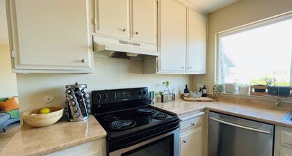 Charming 2-bedroom condo in lovely San Diego