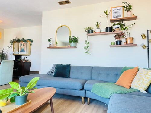 Charming 2-bedroom condo in lovely San Diego