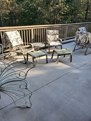 Terrace/patio - Cozy 1-bedroom apartment in tranquil Douglasville with AC (Douglasville)