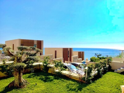 Charming 2-bedroom villa with garden and Seaview in Green Coast, Palase