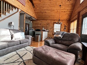 Smart TV, fireplace - Cozy 2BR with AMAZING views in Buck Mountain (Purlear)