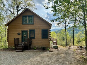 Exterior - Cozy 2BR with AMAZING views in Buck Mountain (Purlear)