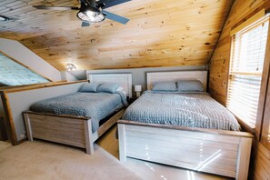 2 bedrooms, travel cot, free WiFi, bed sheets