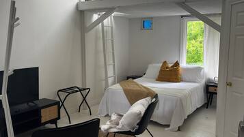 1 habitación, tabla de planchar con plancha, wifi gratis y ropa de cama