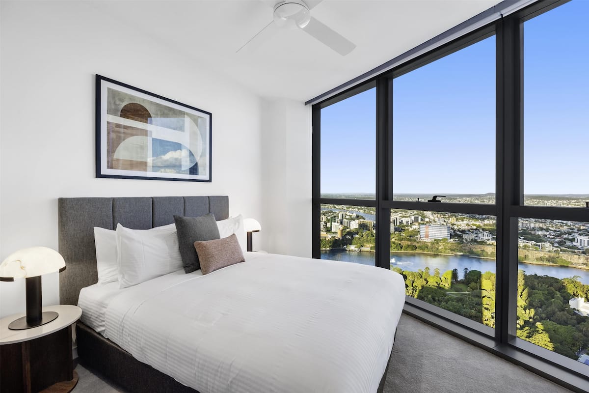 Apartamento, 2 habitaciones (Skyline View) | Ropa de cama de alta calidad, tabla de planchar con plancha, wifi gratis
