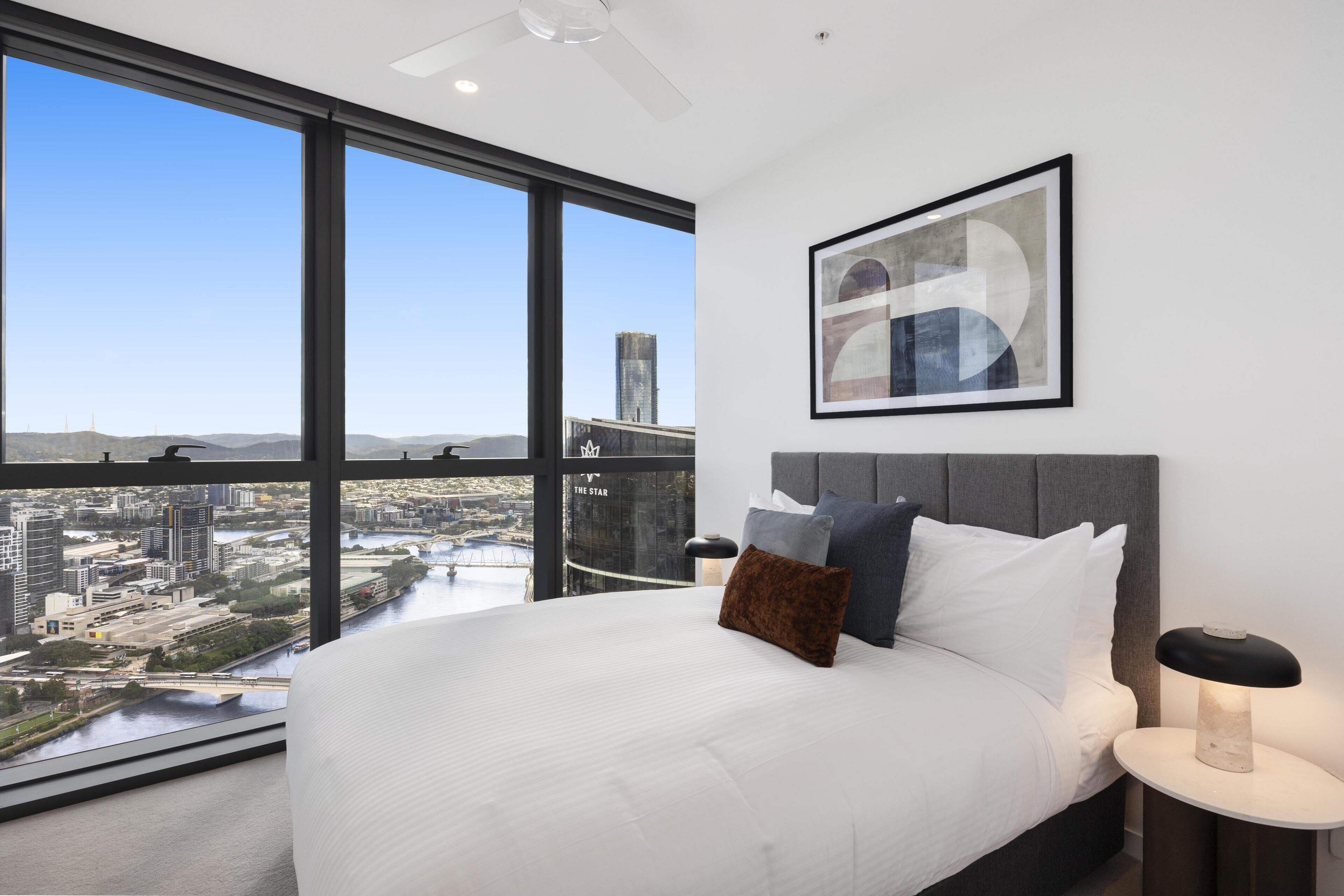 Luxe beddengoed, een strijkplank/strijkijzer, gratis wifi, beddengoed