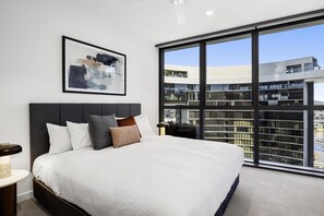 Premium bedding, iron/ironing board, free WiFi, bed sheets