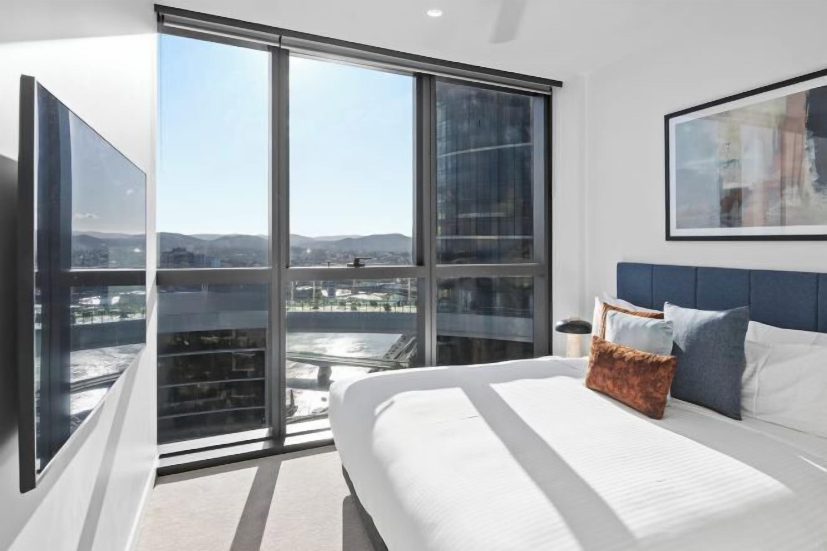 Premium bedding, iron/ironing board, free WiFi, bed sheets