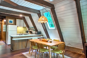 Dining - A-frame Cabin Near Mt. Mitchell! (Burnsville)