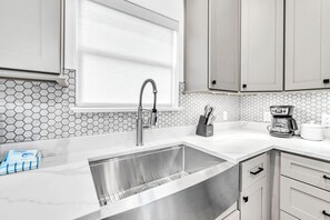 Fridge, microwave, oven, stovetop - 3BD / 3BA ~ Santa Rosa Beach Oasis: Rooftop Deck w/ Gulf View, Pool, and short walk to the beach! (Santa Rosa Beach)