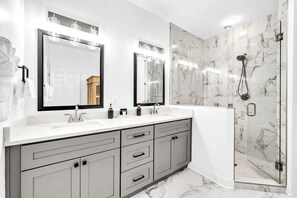 Douche, serviettes fournies