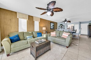 Smart TV, DVD player