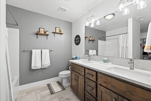 Shower, hair dryer, towels, soap - Adjacent Escapes McCall Idaho: 2 side by side Townhouses! (McCall)