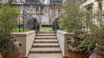 Enceinte de lâhĂ©bergement