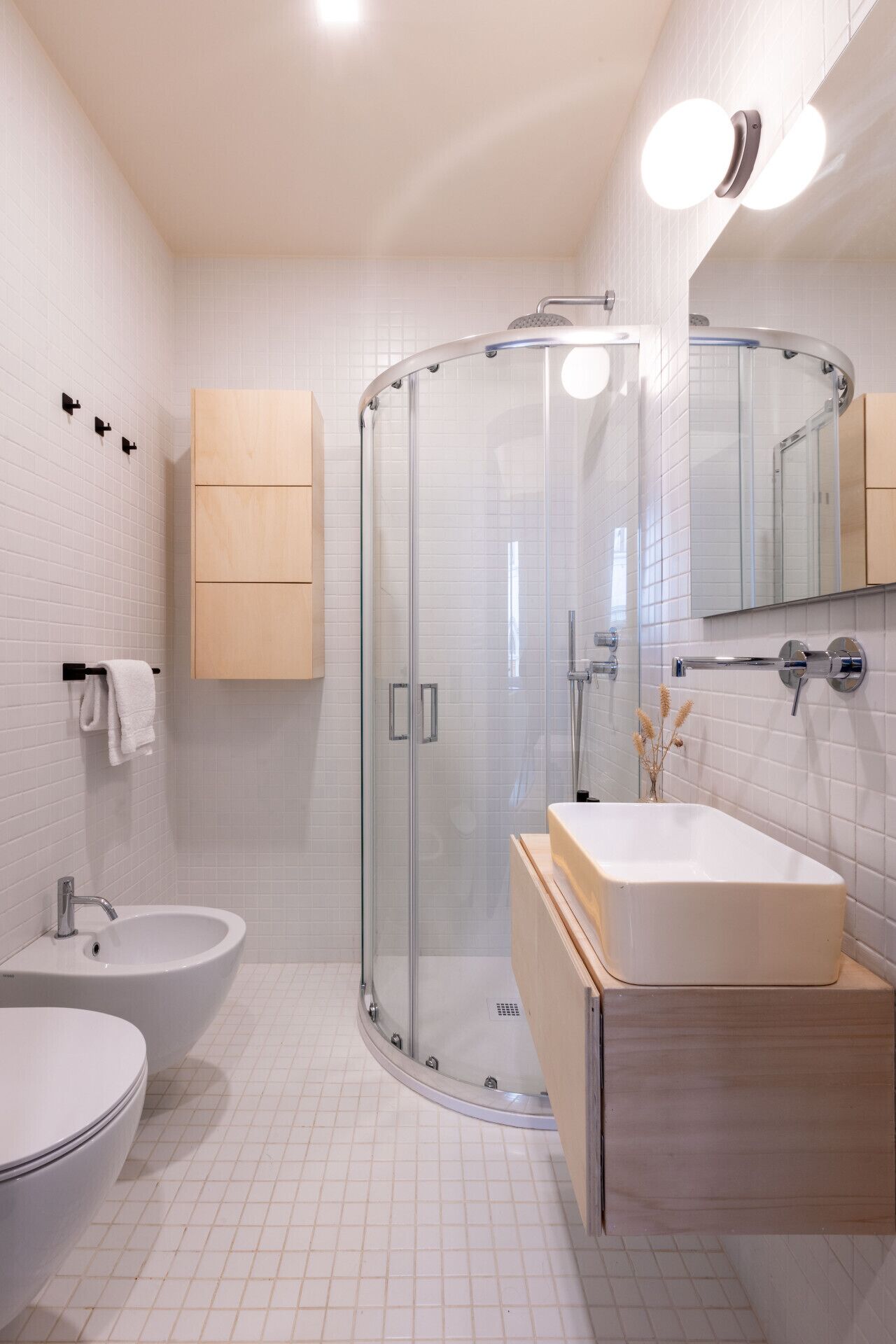 Doccia, asciugacapelli, bidet, asciugamani