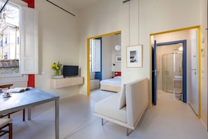 1 bedroom, WiFi, bed sheets - Made by a Young Local Designer (Firenze)