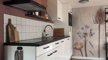Frigorifero, microonde, forno, lavastoviglie