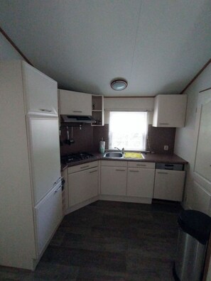 Kühlschrank, Ofen, Herdplatte, Geschirrspüler