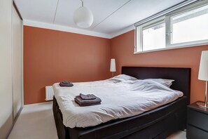 3 bedrooms, WiFi, bed sheets