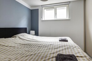 3 bedrooms, WiFi, bed sheets