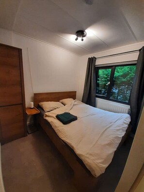 2 Schlafzimmer, Schreibtisch, WLAN, Bettwäsche