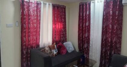 Charming 2-bedroom house in Portmore with WiFi, AC