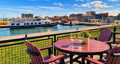 Stay On The Water! Spectacular View Cedar Point! Downtown Walk to Ferry Restaurants Bars