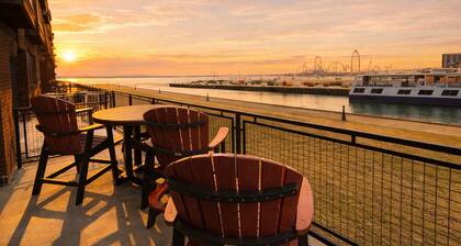 Stay On The Water! Spectacular View Cedar Point! Downtown Walk to Ferry Restaurants Bars