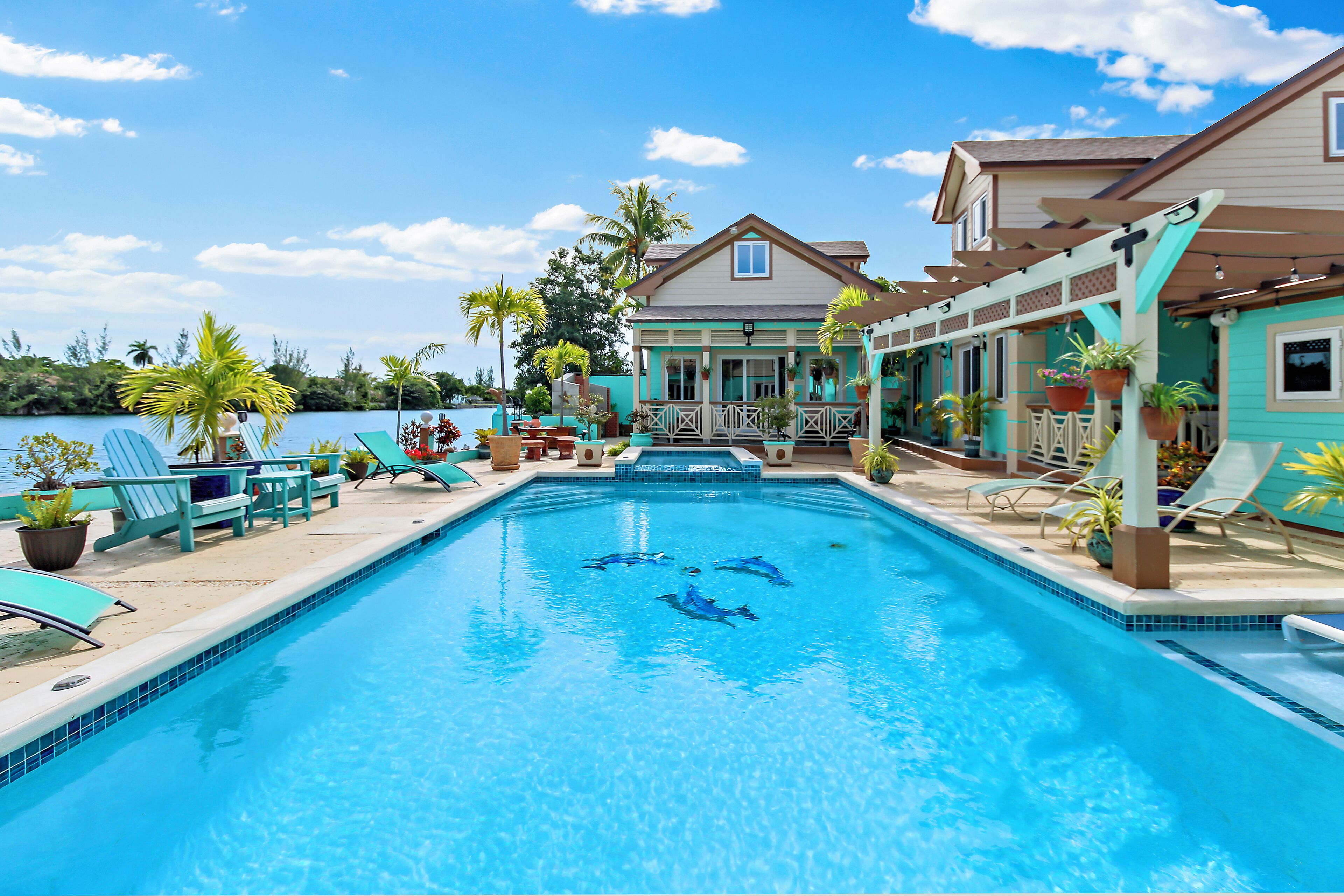 Pineapple Villa in front of pool