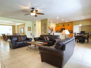 Smart TV, video games, printers - Beautiful villa, 7 bedroom, 6 bath home with private pool and game room. (Kissimmee)
