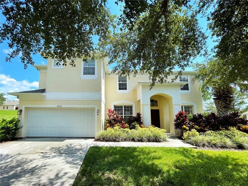 Beautiful villa, 7 bedroom, 6 bath home with private pool and game room.