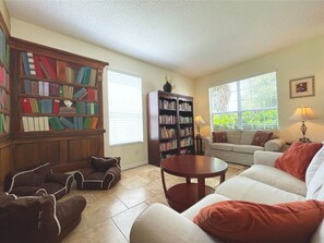 Smart TV, video games, printers - Beautiful villa, 7 bedroom, 6 bath home with private pool and game room. (Kissimmee)