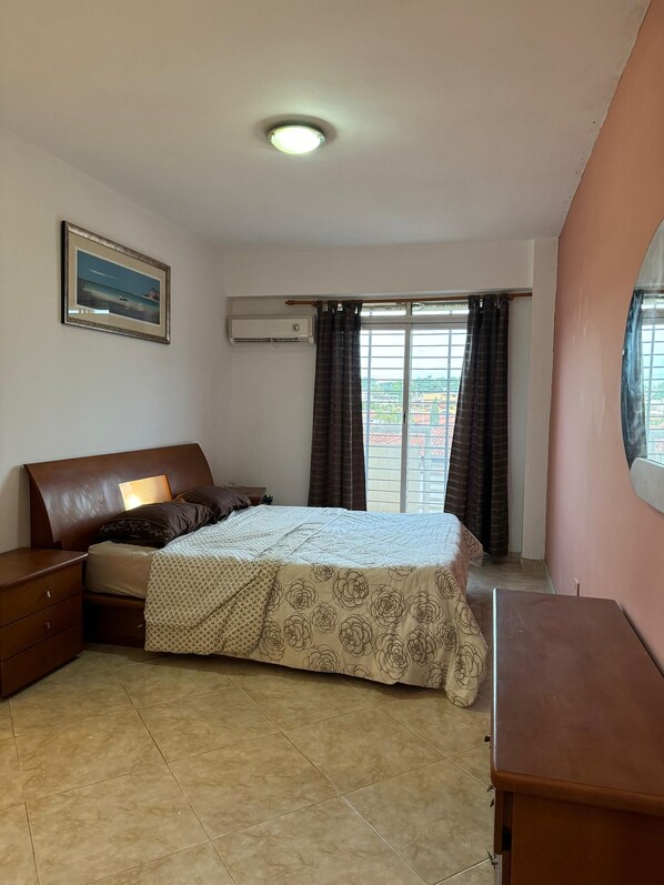 4 bedrooms, WiFi, bed sheets