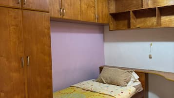 4 bedrooms, WiFi, bed sheets