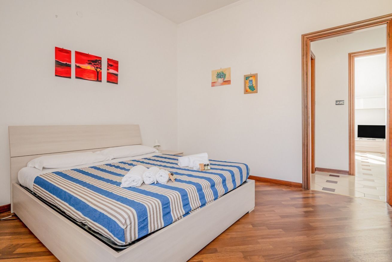 3 slaapkamers, een bureau, een strijkplank/strijkijzer, wifi