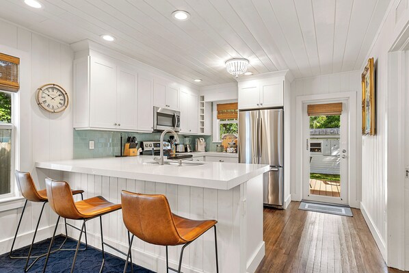 Microwave, oven, stovetop, dishwasher