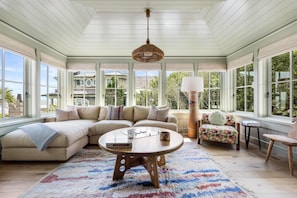 Smart-TV, Tischtennisplatte