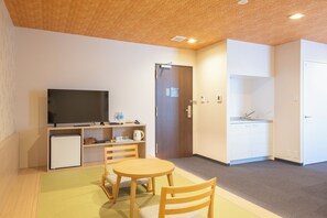 Deluxe Japanese Twin, Non Smoking | Down comforters, blackout drapes, iron/ironing board, free WiFi - Tosei Hotel Cocone Kamata (Tokyo)