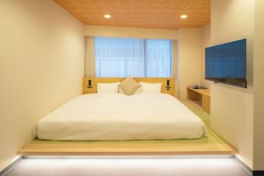 Phòng kiểu Nhật, 1 giường cỡ king, không hút thuốc (Japanese Modern) | Chăn bông, màn/rèm cản sáng, bàn ủi/dụng cụ ủi quần áo 