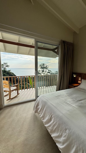 7 bedrooms, WiFi, bed sheets