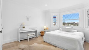 3 chambres, bureau, fer et planche à repasser, Wi-Fi gratuit