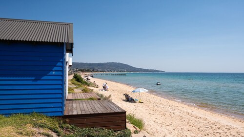 Mt Martha Coastal Retreat | Pool & Water Views