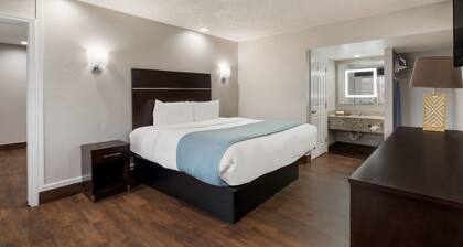 Spanish Trails Inn