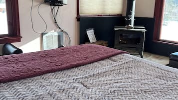 1 habitación, tabla de planchar con plancha, wifi y ropa de cama