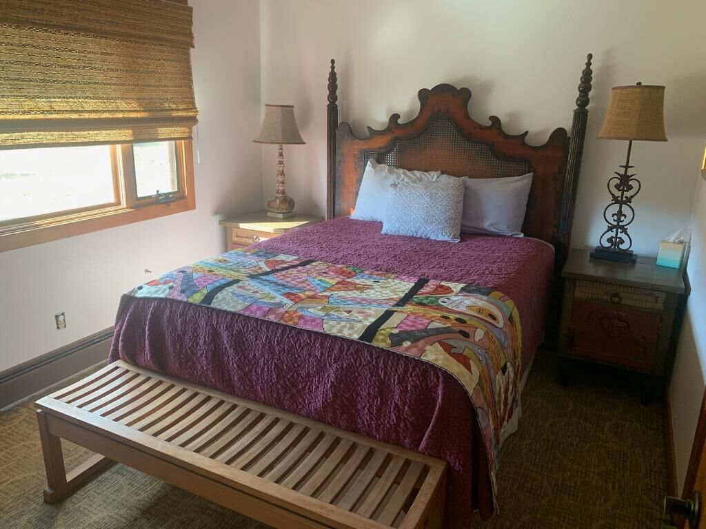 3 bedrooms, iron/ironing board, travel crib, WiFi