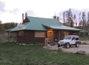 Exterior - 3 BR/1Bath Riverfront, Canoes, Kayaks, wood., 3 bedroom riverfront w/ canoes incl. (Grand Lake)