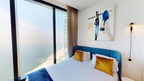 2 bedrooms, in-room safe, iron/ironing board, WiFi - 2BR Beachfront Apt w/ Ain Dubai Views at JBR (Dubai)