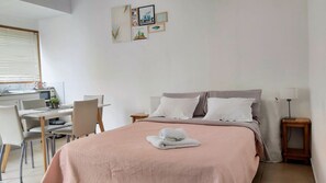1 bedroom, WiFi, bed sheets