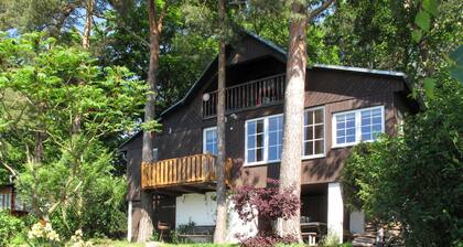 Pondside Retreat & Canoe by Interhome